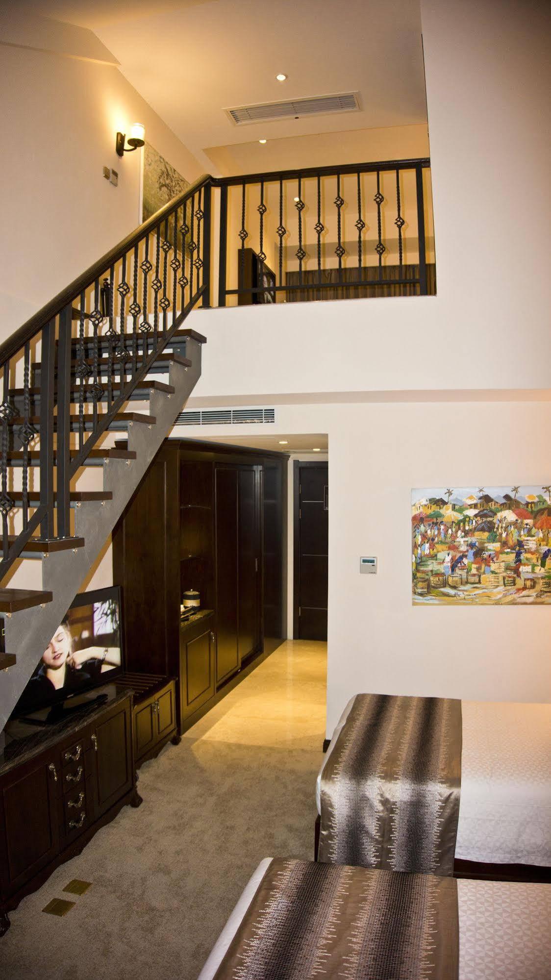Tang Palace Hotel Accra Bagian luar foto