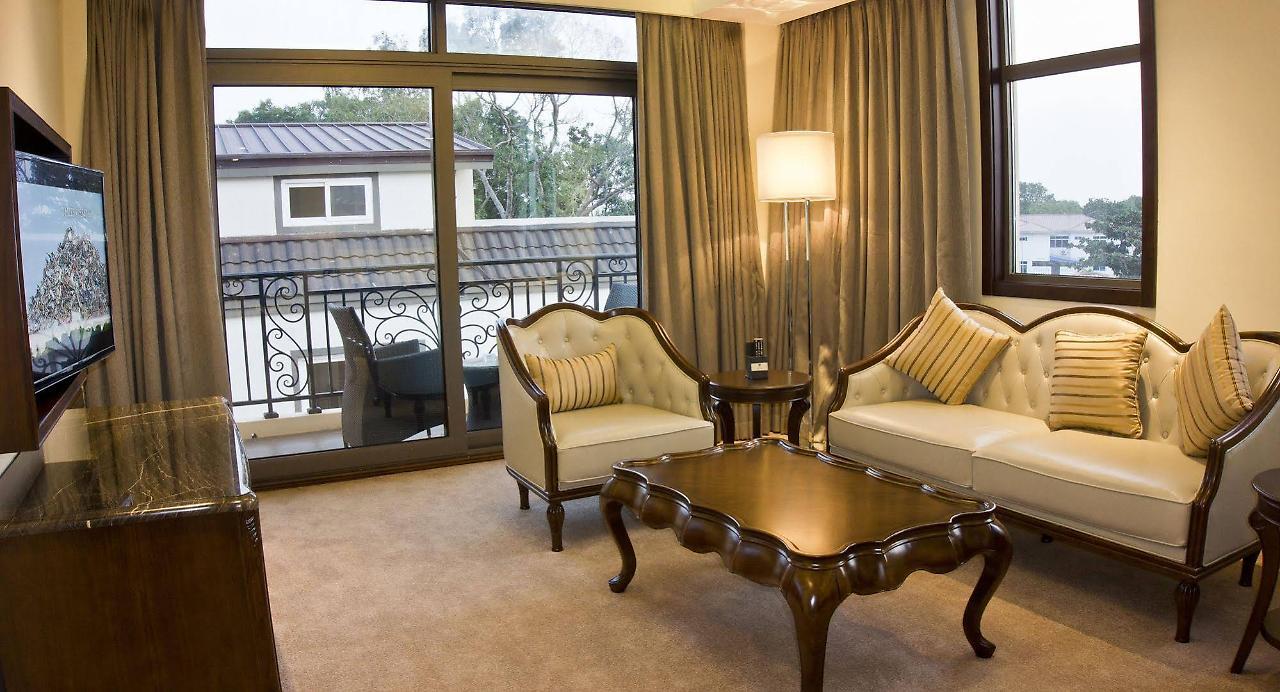 Tang Palace Hotel Accra Bagian luar foto