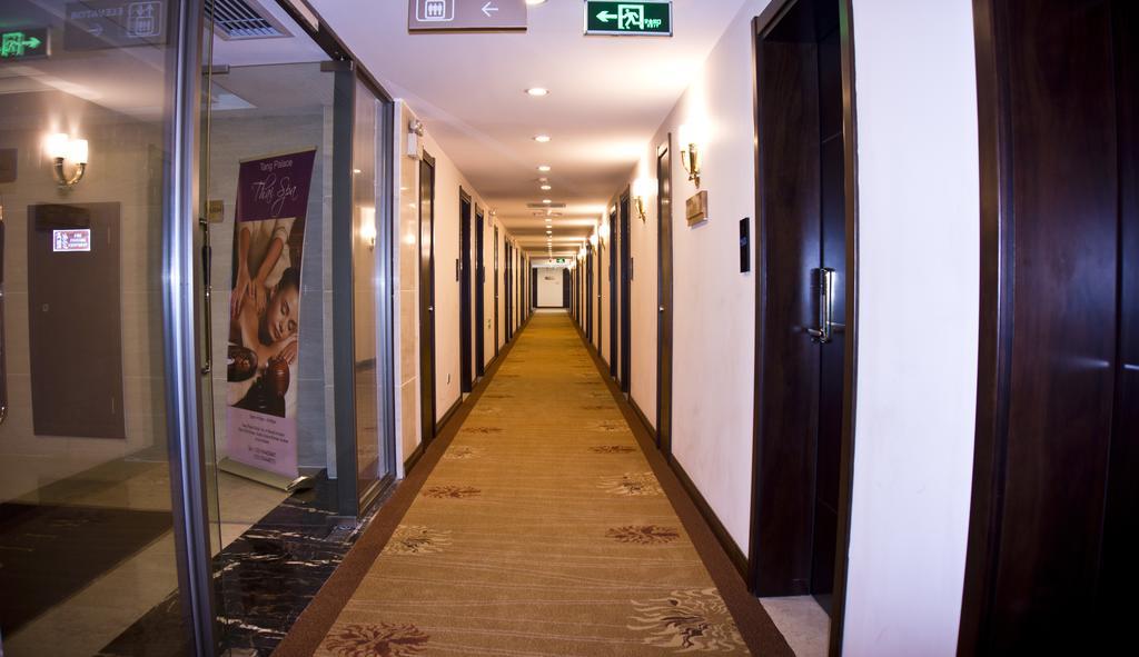 Tang Palace Hotel Accra Bagian luar foto