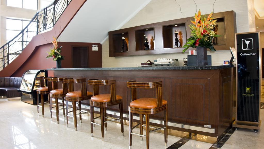 Tang Palace Hotel Accra Bagian luar foto