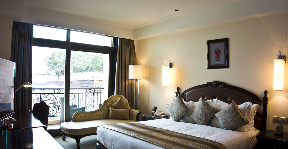 Tang Palace Hotel Accra Bagian luar foto