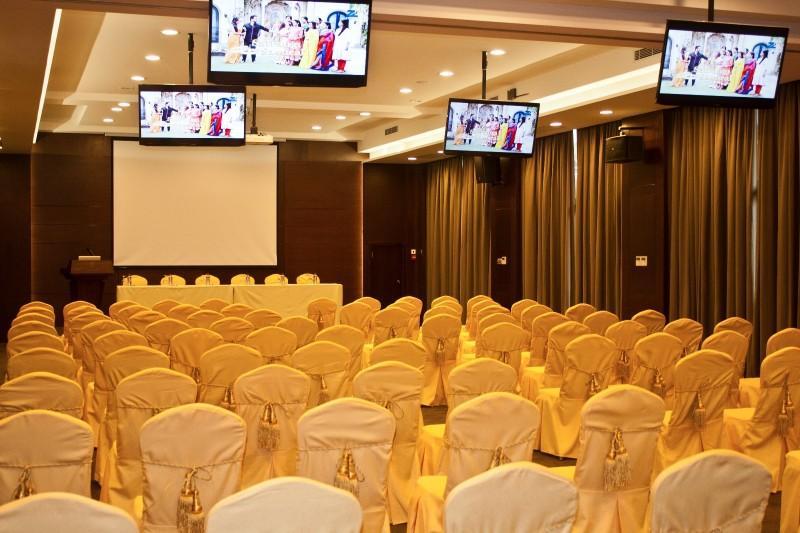 Tang Palace Hotel Accra Bagian luar foto